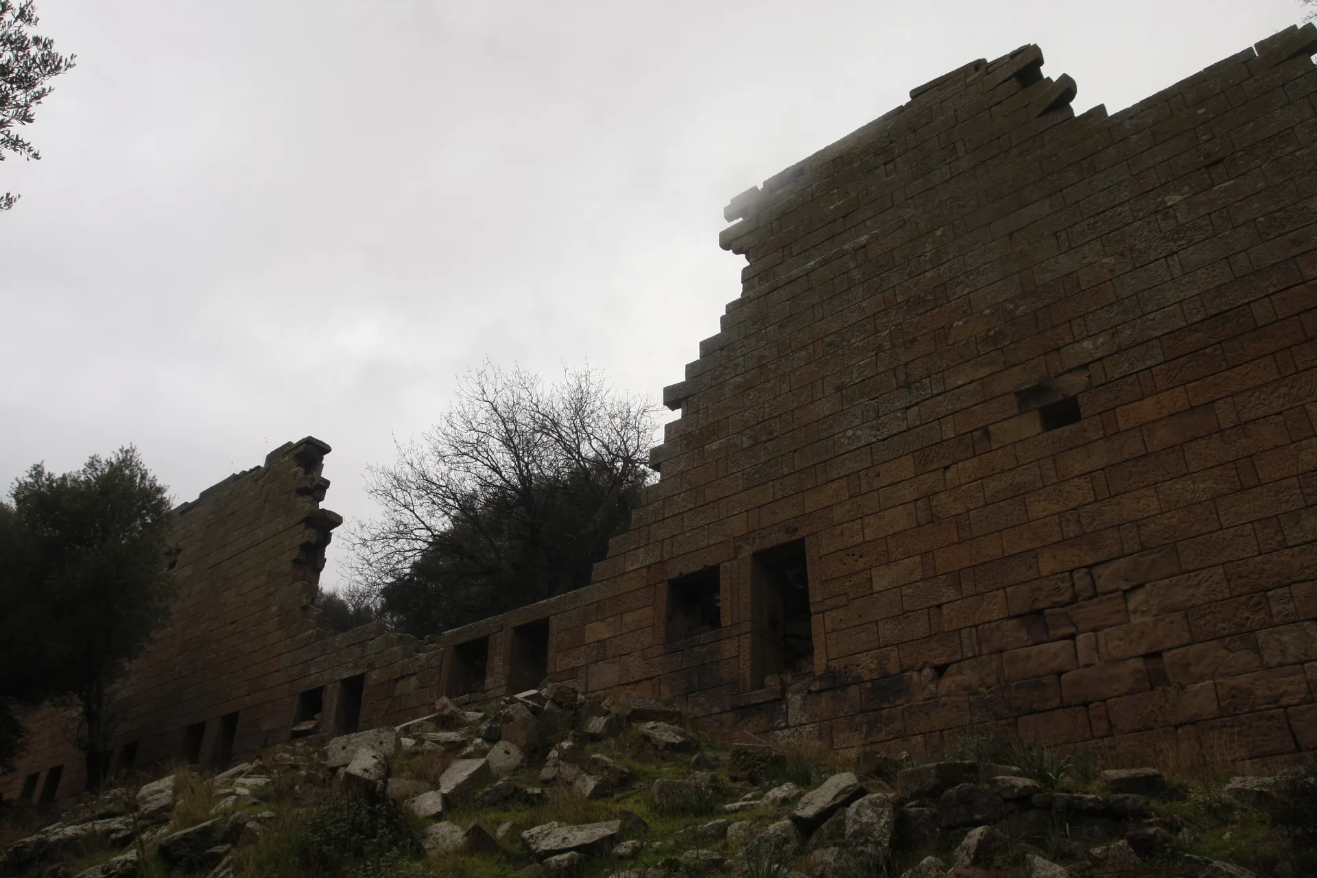 Antik taş yapı